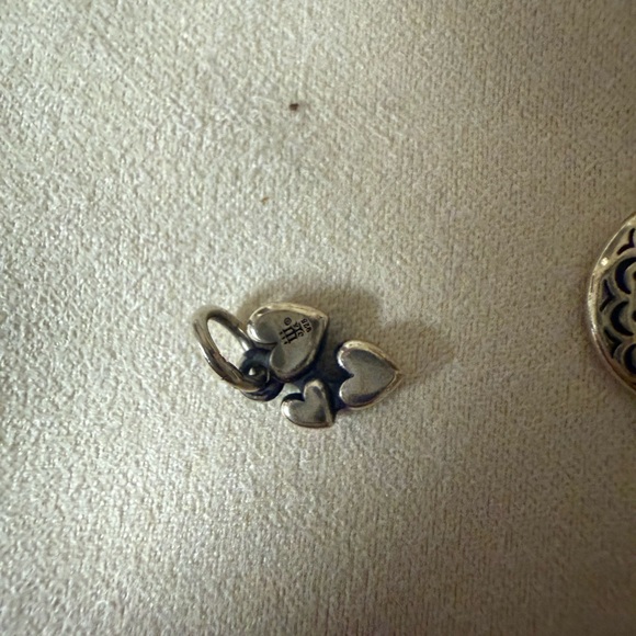 James Avery Changeable Charm Necklace + 2 Charms - Picture 7 of 7